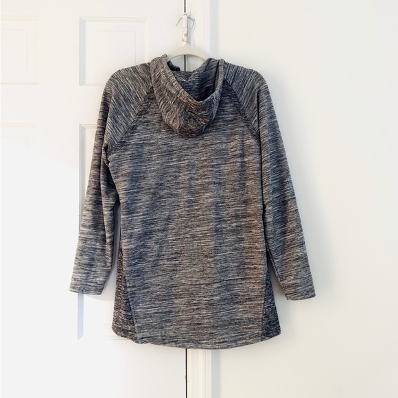 L.L. Bean Ladies Gray Hooded Zip-Up Jacket. Size Medium - Picture 3 of 6